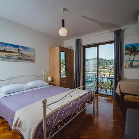 Seaside 3*