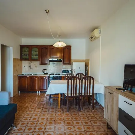 Seaside Guest house Seget Vranjica