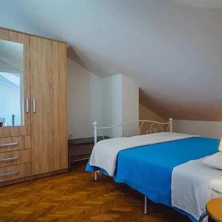 Πανσιόν Seaside Seget Vranjica