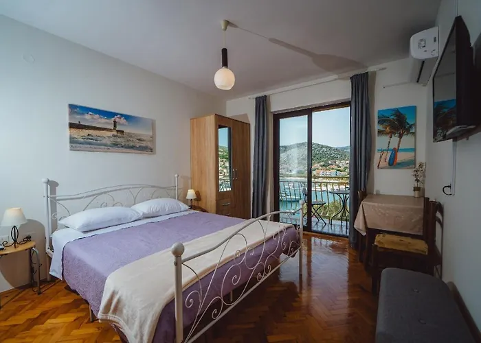 Seaside 3*